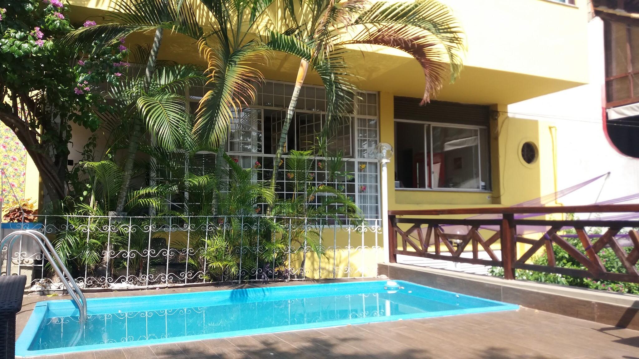 Hangar Rio Hostel