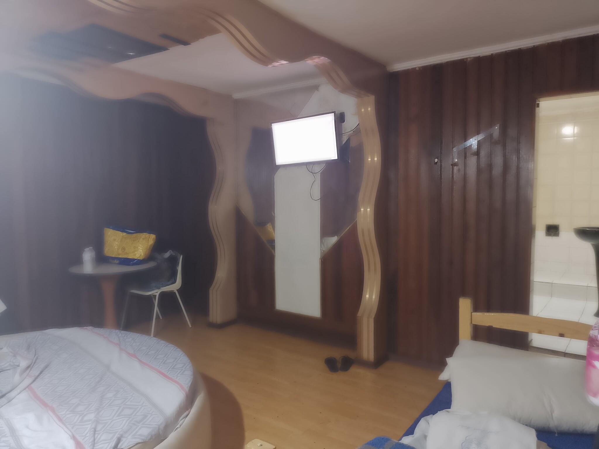 Hotel Story